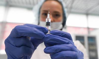 Украинцы потребовали от Владимира Зеленского закупить российскую вакцину от коронавируса