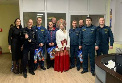Пожарные Ленинградской области поздравляют с наступающим Новым годом