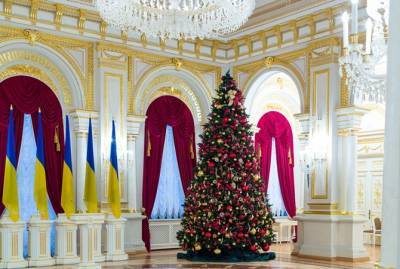 Дизайнерское украшение елки в резиденции президента обошлось в 20 тысяч гривен