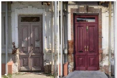 Фонд известного блогера помог реставрировать старинные двери в Краснодаре