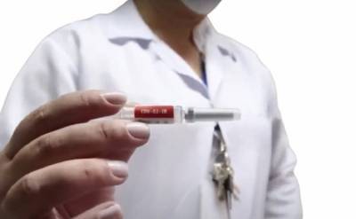 Совершенно бесплатно: в Минздраве рассказали, кого вакцинируют в первую очередь