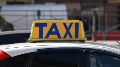 Подрезавший иномарку таксист из Уфы лишился автомобиля и денег