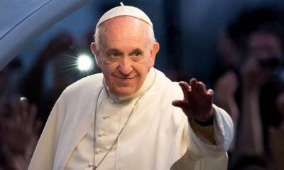 Папа Римский впервые не будет возглавлять новогоднюю мессу из-за болезни