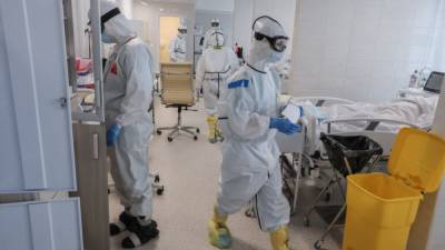Великобритания вновь побила антирекорд по коронавирусу