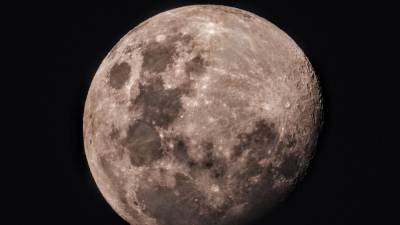 "Роскосмос" отправит корабль с космонавтами на облет Луны в 2028 году