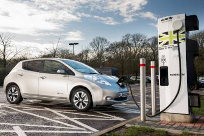 Опрос: Менее 1% британских владельцев электромобилей планируют вернуться обратно к бензиновым/дизельным автомобилям [инфографика]