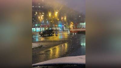 Спешившая к детям Снегурочка попала в ДТП на юге Петербурга