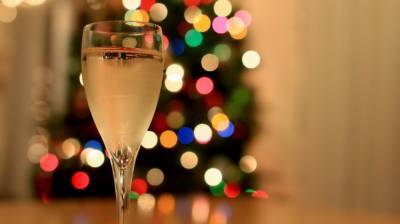 Диетолог назвала норму употребления шампанского в новогоднюю ночь