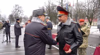Лукашенко наградил орденами и медалями сотрудников МВД
