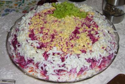 Елена Малышева назвала традиционный новогодний салат «блюдом против коронавируса»