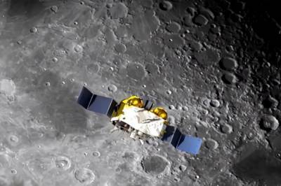 Китайский аппарат "Чанъэ-5" успешно собрал образцы лунного грунта