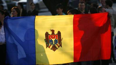 Парламент Молдовы одобрил в первом чтении закон о статусе русского языка