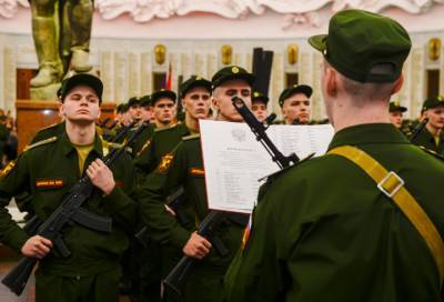 В Ленобласти свыше 200 военнослужащих ЗВО осеннего призыва приняли присягу