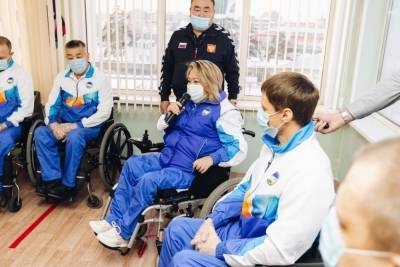 В Улан-Удэ спортсменам-инвалидам подарили новые кресла-коляски