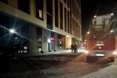 200 человек эвакуировали из-за пожара в 18-этажном доме Екатеринбурга