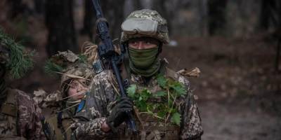 Сутки на Донбассе: боевики вели огонь из тяжелого вооружения и минировали украинские позиции