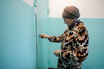 В Южно-Сахалинске выселенной на улицу пенсионерке предоставили временное жилье