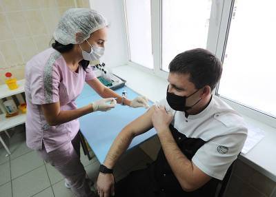 Почти каждый десятый россиянин готов привиться от коронавируса