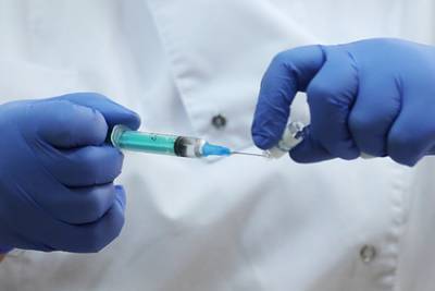 Украина назвала российскую вакцину от коронавируса несуществующей