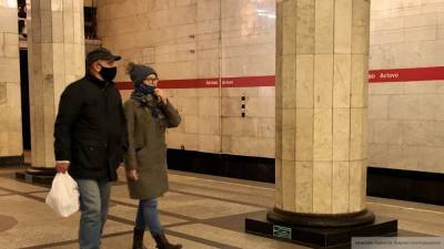 Более тысячи нарушителей масочного режима поймали в транспорте Петербурга