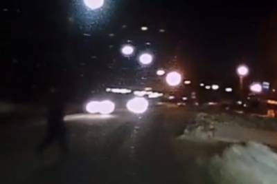 Водитель легковушки сбил пешехода-нарушителя в Чебоксарах