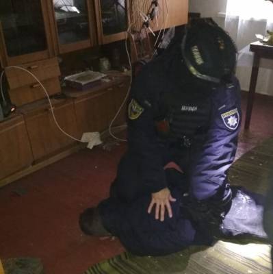 Поножовщина в Лисичанске: мужчина пытался убить сожителя бывшей любовницы