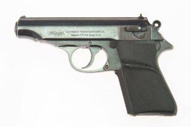 Пистолет 007 Шона Коннери из «Джеймса Бонда» продан за 256 000 долларов