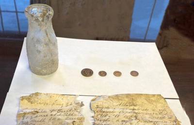 Реставраторы обнаружили тайник с монетами в старинной мельнице в США