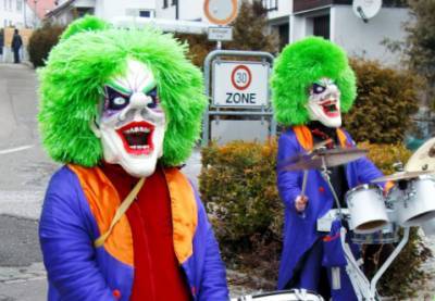 В Бразилии вооруженные банды в костюмах клоунов захватывают банки в городах