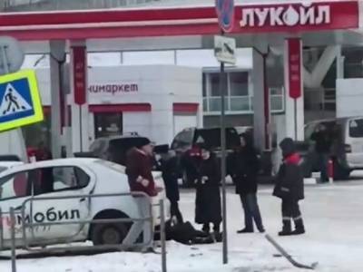 В Челябинске водитель такси сбил пенсионерку на тротуаре