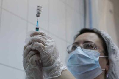 Массовая вакцинация от коронавируса несет в себе потенциальную угрозу