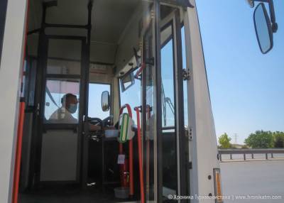 В автобусах и маршрутках Туркменабата приказали установить санитайзеры