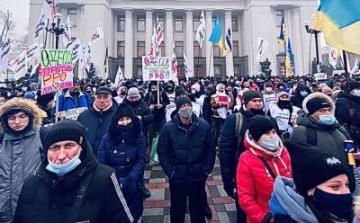Киев колотит: спецслужбы подняты по тревоге - тысячи людей заблокировали центр