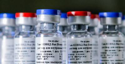 В Казахстане запускают производство российской вакцины против COVID-19