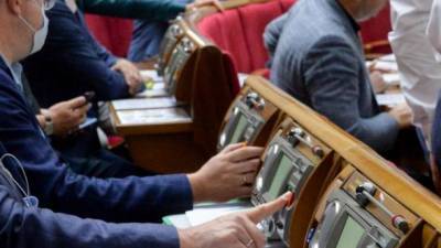 Рада приняла закон о предоставлении ФОП 8 тыс. грн государственной поддержки в случае локдауна
