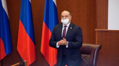 Заболевшего COVID-19 врио главы Дагестана перевезли в Москву