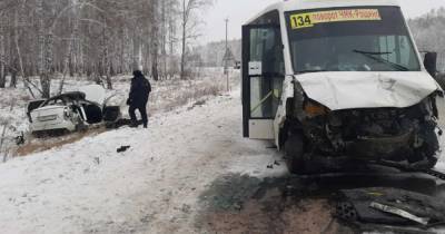 Две девушки погибли в ДТП с маршруткой под Челябинском