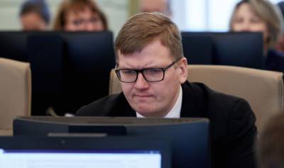 Скандальный экс-министр Пуце займется госуправлением и расходами Латвии