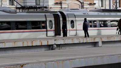 Из Петербурга на новогодние праздники запустят дополнительные поезда в шесть городов