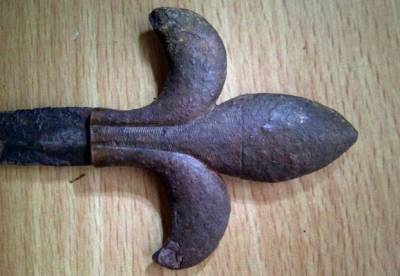 В Шотландии обнаружили средневековый «шпионский» клинок (фото)