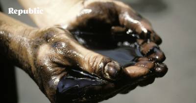 Страны ОПЕК+ договорились увеличить добычу нефти с января