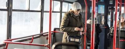 Не хватает кондукторов: в автобусах Пскова введут бесконтактную оплату