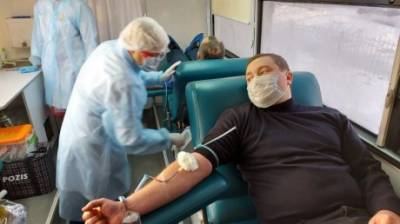 В Пензе спасатели и полицейские стали донорами крови