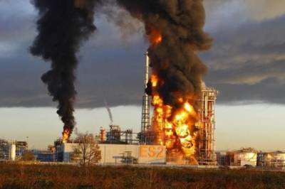 Взрыв на нефтезаводе в ЮАР: Шесть человек пострадали