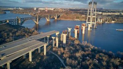 Достраивать запорожские мосты будет самый мощный кран в Европе