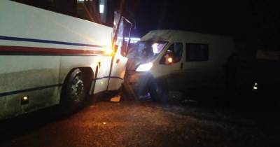 Под Харьковом произошло ДТП с рейсовым автобусом: пять человек пострадали (фото) (4 фото)