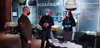 Нацгвардеец Виталий Маркив передал в Национальный музей Украины во Второй мировой войне личные вещи