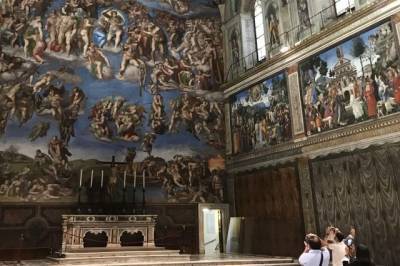 Ватикан объявил о продлении срока закрытия музеев из-за пандемии