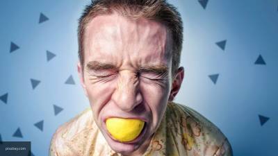 Совет израильского врача о борьбе с ковидом с помощью лимона оказался опасным