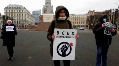 Карательной акцией назвали в МИД РФ задержание и допрос русскоязычных журналистов в Латвии